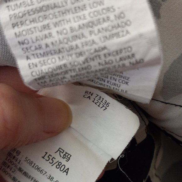 Weekend Max Mara Silver/Black Floral Printed Hooded Raincoat - Picture 16 of 16